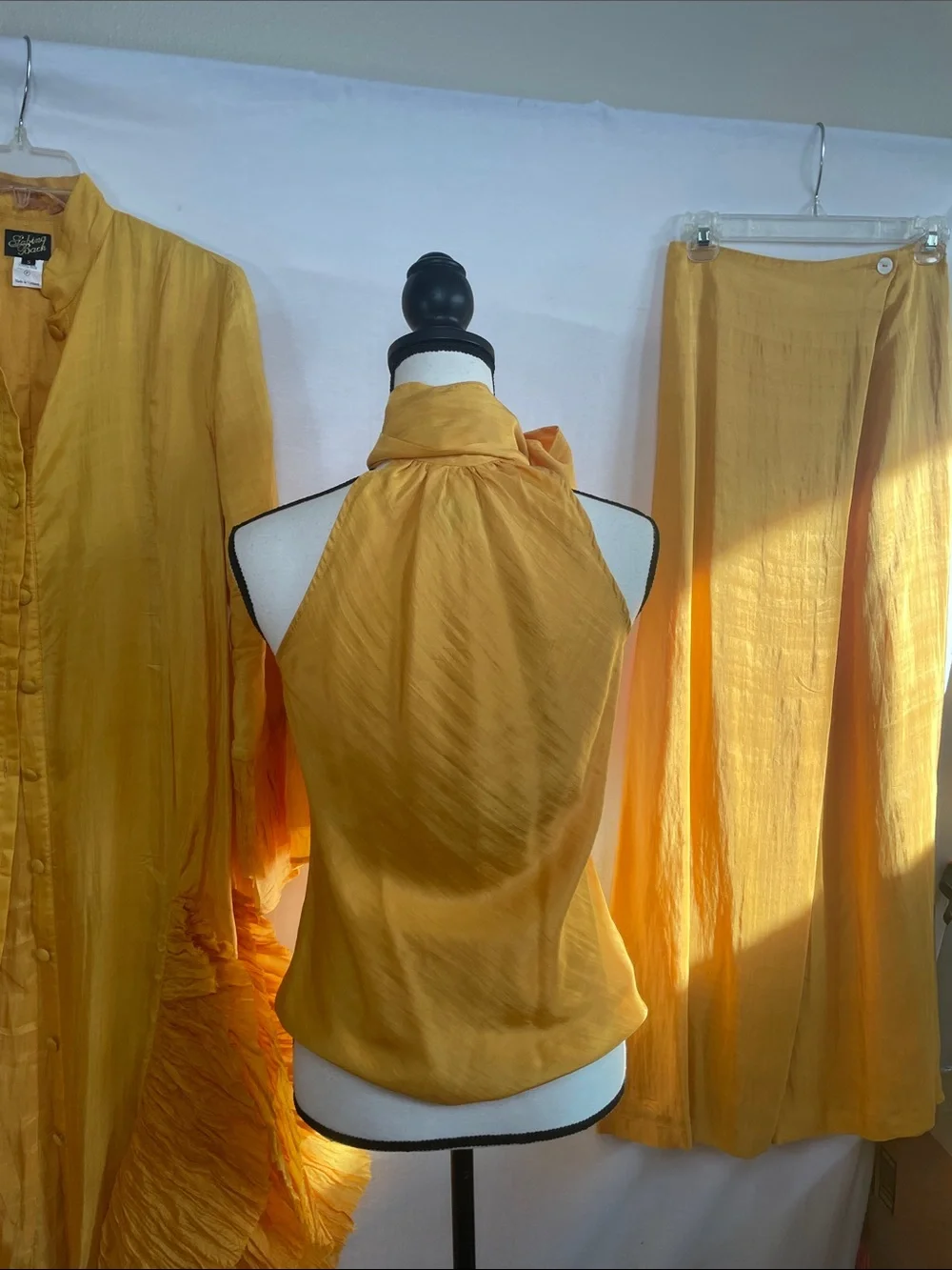 100 % silk 3 pc ruffle Sabina Bach Palm Desert CA dress bell sleeve tank pants